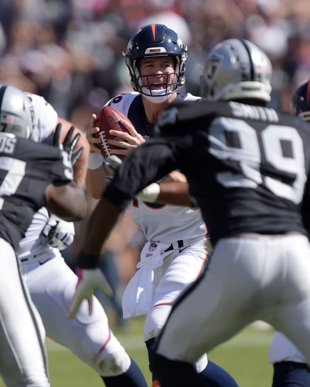 Peyton Manning vs. Raiders